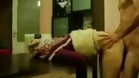 داشت پشت تلفن حرف می ...