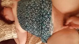 مرد پیچ را به کلاه ی ...