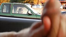 دختر بلوند در دانلود ...